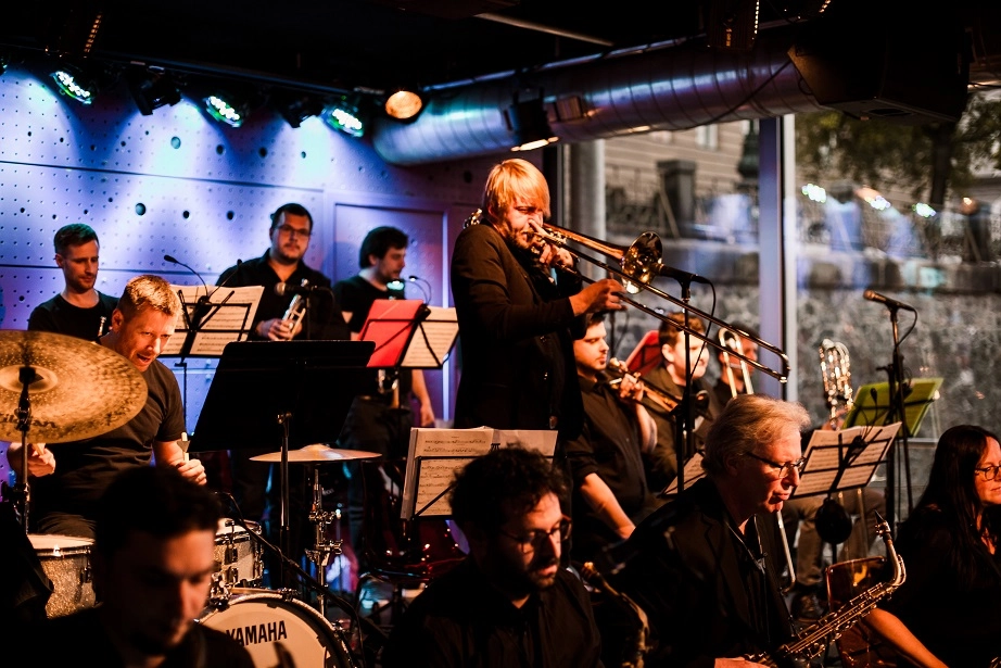 Foto & Video: Jazz Dock Orchestra reopening the club